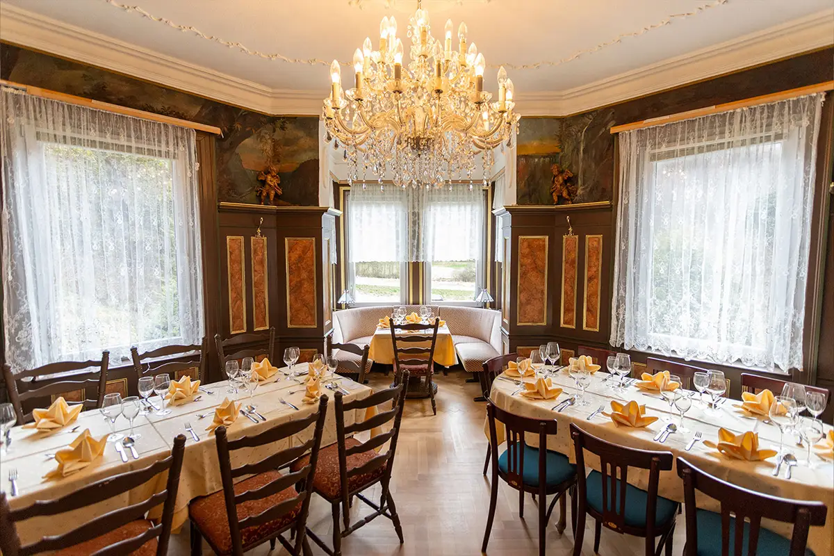 Mittlerer Gastraum im SchlossFUN