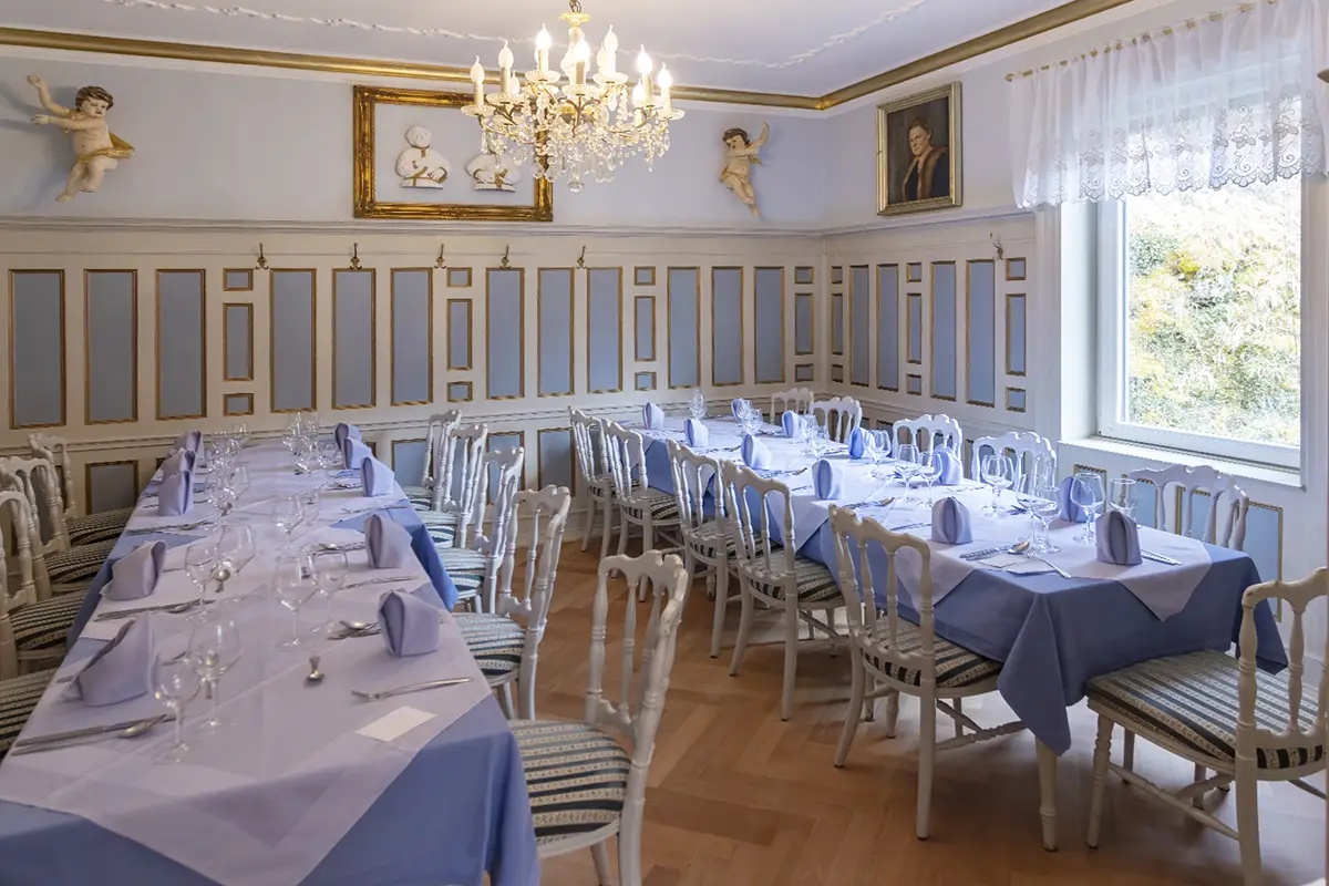 Blauer Gastraum im SchlossFUN